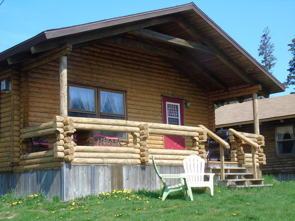 Cajun Cedar Log Cottages Margaree Forks ภายนอก รูปภาพ
