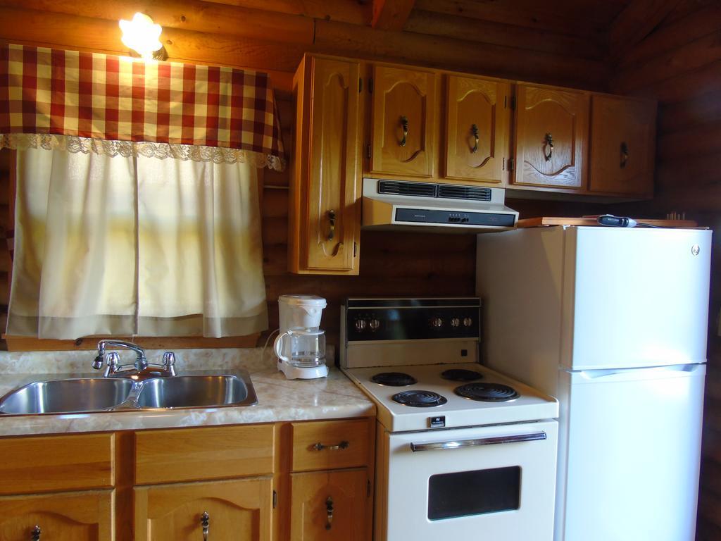 Cajun Cedar Log Cottages Margaree Forks ภายนอก รูปภาพ
