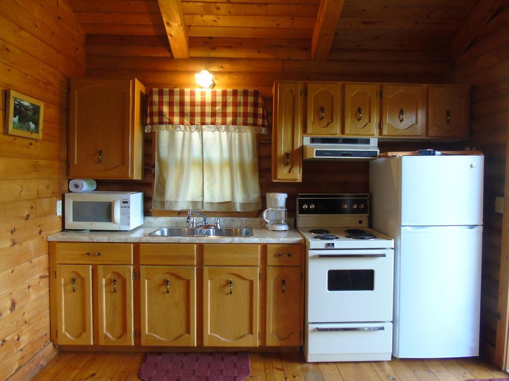 Cajun Cedar Log Cottages Margaree Forks ภายนอก รูปภาพ
