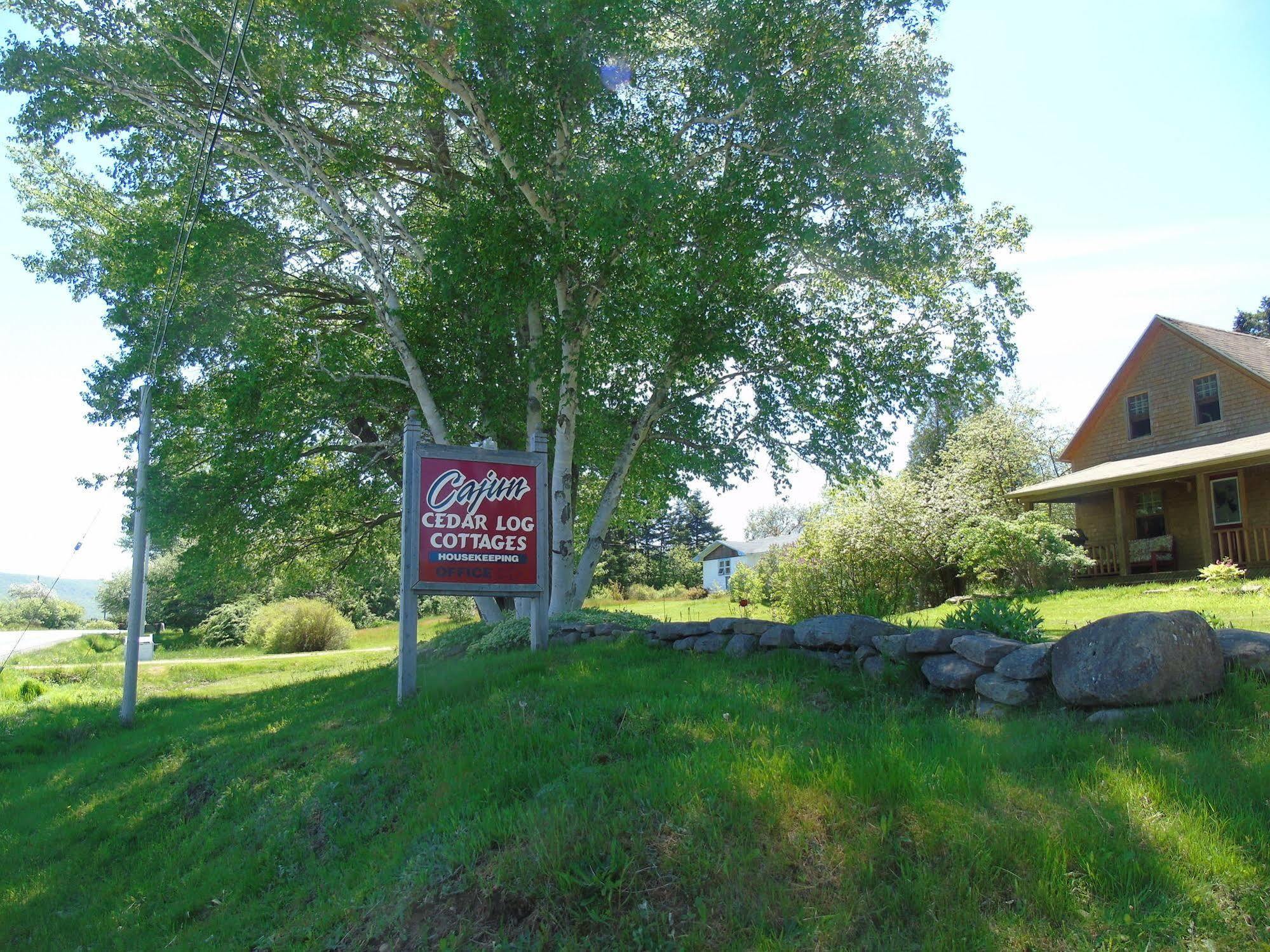 Cajun Cedar Log Cottages Margaree Forks ภายนอก รูปภาพ