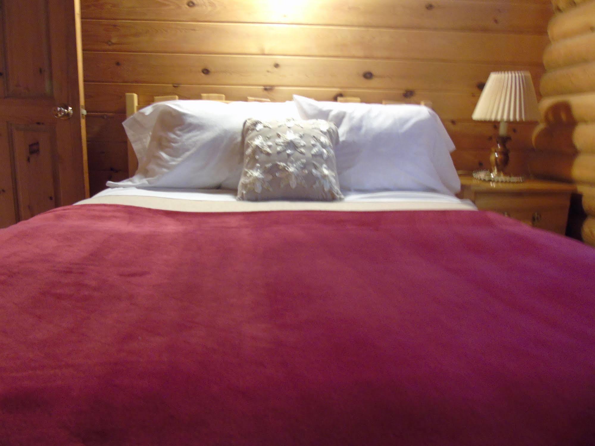 Cajun Cedar Log Cottages Margaree Forks ภายนอก รูปภาพ