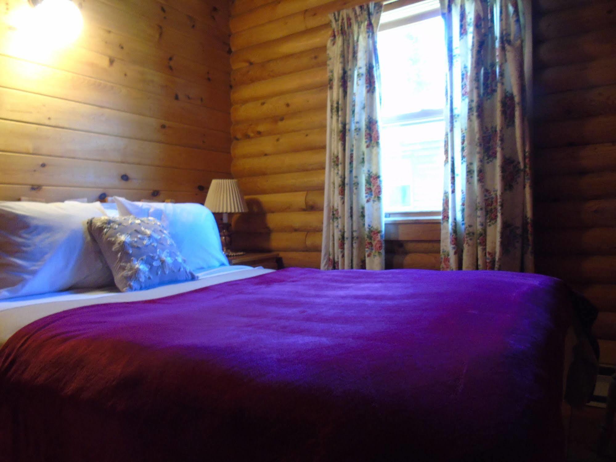 Cajun Cedar Log Cottages Margaree Forks ภายนอก รูปภาพ